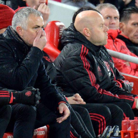 José Mourinho durante su último partido en el banquillo del Manchester United. (EFE)