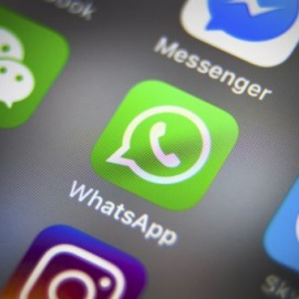 Whatsapp limita el reenvío de mensajes a cinco contactos. EFE