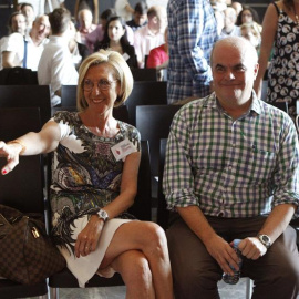 La portavoz de UPyD, Rosa Díez, junto al diputado Carlos Martínez Gorriarán, en el Congreso Extraordinario que celebra el partido para renovar la dirección del mismo. EFE/Víctor Lerena