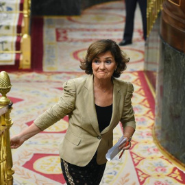 La vicepresidenta en funciones, Carmen Calvo, se dirige a la tribuna del Congreso. EFE