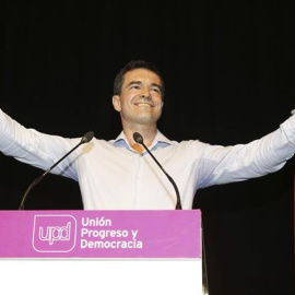 El candidato "oficialista" Andrés Herzog es el nuevo líder de UPyD tras obtener el 43 por ciento de los votos de los militantes del partido en el congreso extraordinario celebrado hoy. EFE/Alberto Martin