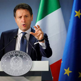 El primer ministro italiano, Giuseppe Conte, en una rueda de prensa. (JULIEN WARNAND | EFE)
