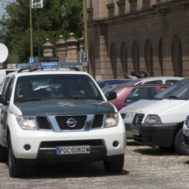 Una imagen de archivo de un coche patrulla de la Guardia Civil.- EFE