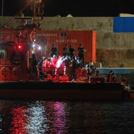 Imagen de archivo de un rescate de Salvamento Marítimo en aguas cercanas a Fuerteventura el pasado 2 de noviembre.