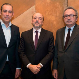 Manuel Mirat, consejero delegado de Prisa, Javier Monzón, actual vicepresidente y Manuel Polanco, presidente del grupo.