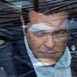 Alexis Tsipras abandona la cumbre del euro. PHILIPPE WOJAZER (REUTERS)