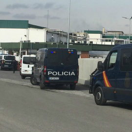 imagen del despliegue policial en Porc Gourmet. CÀRNIES EN LLUITA