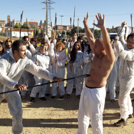 Alrededor de 400 militantes antitaurinos se concentraron el pasado año contra el Toro de la Vega. (EFE)