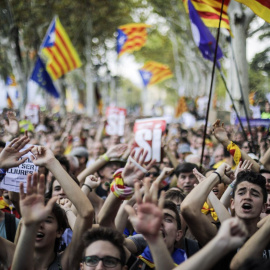 Manifestantes en las puertas del Tribunal Superior de Justicia de Catalunya | Xavi Herrero