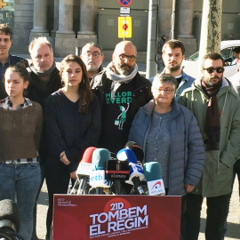 Presentación, el jueves en plena calle, de la Comissió #21D encargada de coordinar las protestas contra el Consejo de Ministros en la Llotja de Mar, con la participación de de entidades y colectivos independentistas.