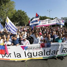 Cabecera de la manifetación del Orgullo LGTB encabezada,entre otros, por el secretario general de CC.OO., Ignacio Fernández Toxo; el secretario Político de Podemos, Íñigo Errejón, y el presidente de la FELGTB , Jesús Generelo, al inicio de 