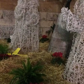 Imagen del belén de Castellón con el lazo amarillo que circula por las redes sociales.