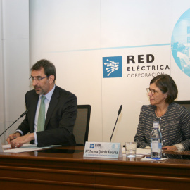 El consejero delegado de REE, Juan Lasala, y la directora Financiera, Teresa Quirós, en la presentación de los resultados anuales.
