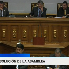 Imagen de la única noticia emitida por La 1 sobre Venezuela desde las elecciones generales.-