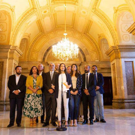 Los dirigentes de Ciudadanos con Inés Arrimadas al frente presenta en el Parlament sus propuestas en materia de seguridad ciudadana. (ENRIC FONTCUBERTA | EFE)