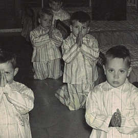 Cartel del documental 'Els internats de la por'