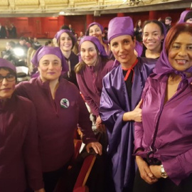 Doce mujeres de la Comisión 8-M que organizó la huelga feminista han acudido Teatro Real de Madrid para asistir al sorteo de Lotería de Navidad 2018. / EUROPA PRESS