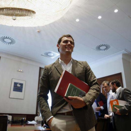 El líder de Ciudadanos, Albert Rivera, ha entregado hoy sus credenciales como diputado en el Congreso. / JUAN CARLOS HIDALGO (EFE)