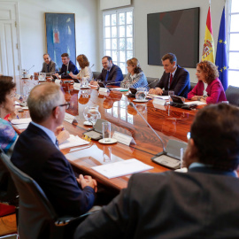 El presidente del Gobierno en funciones, Pedro Sánchez, preside en el Palacio de la Moncloa una reunión de la Comisión interministerial para el seguimiento del proceso de retirada del Reino Unido de la Unión Europea (UE). EFE/Emilio Naranjo