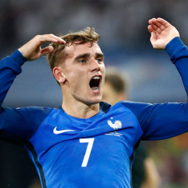 Griezmann celebra su segundo gol a Alemania en la Eurocopa. REUTERS/Christian Hartmann
