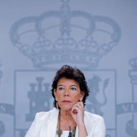 La portavoz del Gobierno en funciones, Isabel Celaá, durante la rueda de prensa posterior a la reunión del Consejo de Ministros celebrada en La Moncloa. EFE/Emilio Naranjo