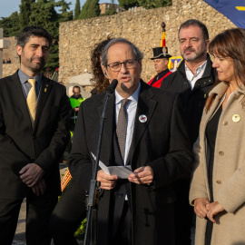 El president Quim Torra acompanyat de diversos membres del seu Govern durant l'ofrena a Francesc Macià. EUROPA PRESS