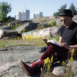 El escritor y cineasta iraquí Hassan Blasim, autor de 'El loco de la plaza Libertad'. / KATJA BOHM