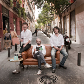 De izquierda a derecha: Guillermo López Linares, Álvaro Llorca Zabala y Emilio Sánchez Mediavilla.- LIBROS DEL KO