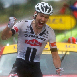 Dumoulin celebra su victoria en la novena etapa del Tour. REUTERS/Juan Medina