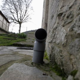 Un respiradero para aliviar el gas radón en una vivienda de Lugo. Galicia es la comunidad más afectada