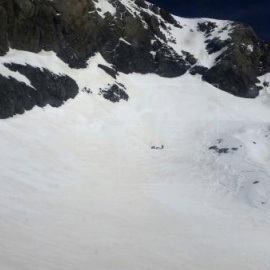 Imagen de archivo de una montaña nevada. EFE/Archivo