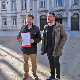 El alcalde de Rivas, Pedro del Cura, y el consejero delegado de la empresa municipal de vivienda, Curro Corrales.