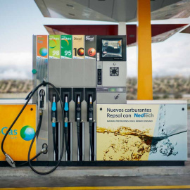 Surtidor de una estación de servicio de Repsol.