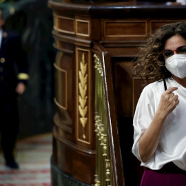 La ministra de Hacienda y Función Pública, María Jesús Montero, tras su intervención en la segunda jornada de debates de las siete enmiendas a la totalidad del proyecto de Ley de Presupuestos Generales del Estado para 2022, este jueves en e