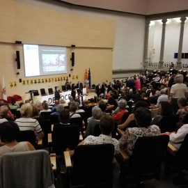 El paranimf de la Universitat de Barcelona s'ha omplert en l'acte organitzat per Foreing Friends of Catalonia i el Col·lectiu Clínic per la Democràcia. ÀNGEL FERRERO