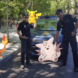 La Policía Nacional publica pautas para jugar a 'Pokémon GO' de forma segura. TWITTER