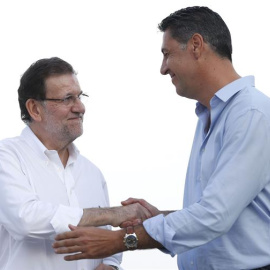 El presidente del Gobierno, Mariano Rajoy, junto al candidato del PP a las elecciones catalanas, Xavier Garcia Albiol. - EFE