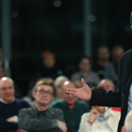 El secretario general del PSOE, Pedro Sánchez, durante una asamblea abierta con militantes socialistas vascos. EFE/Luis Tejido