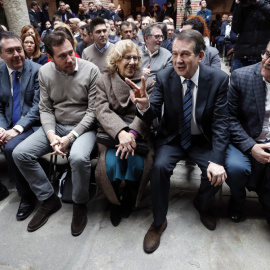 El alcalde de Sevilla,Juan Espadas; el de Valladolid,Oscar Puente, la de Madrid,Manuela Carmena; el de Vigo y presidente de la FEMP,Abel Caballero, y de Mieres, Anibal Vázquez, durante la reunión para exigir al Gobierno que los entes locale