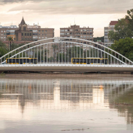 13/09/2019.- El cauce del rio Segura a su paso por la ciudad de Murcia esta mañana tras las intensas lluvias caídas esta madrugada. EFE/Marcial Guillén