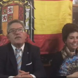 El alcalde de Gallinero de Cameros, Miguel Ángel Gómez de Pedro, en el polémico vídeo en el que imita a Franco.