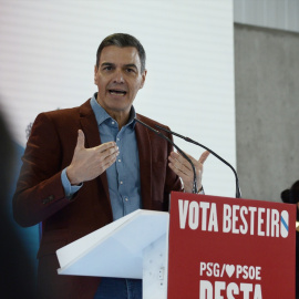 El secretario general del PSOE y presidente del Gobierno, Pedro Sánchez, durante un acto de campaña del PSdeG, en Expourense, a 3 de febrero de 2024, en Ourense