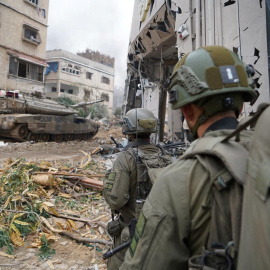 Los soldados israelíes preparan una operación militar en Gaza el 4 de febrero de 2024.