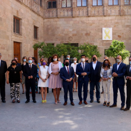El líders independentistes indultats, amb el Govern i la presidenta del Parlament, Laura Borràs, al Pati dels Tarongers. Dilluns 28 de juny de 2021