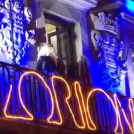 Momento en el que el figurante que hacía de rey Baltasar desvela el origen de los Reyes Magos "por un lapsus".