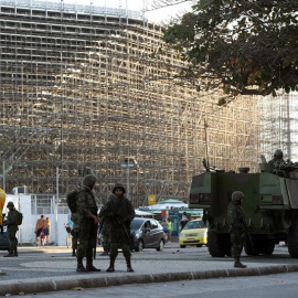 - Autoridades brasileñas vigilan las instalaciones de los Juegos Olímpicos Río 2016 en Río de Janeiro (Brasil) hoy, domingo 24 de julio de 2016.