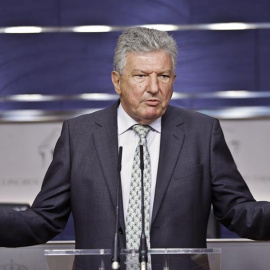 El diputado de Nueva Canarias Pedro Quevedo durante la rueda de prensa que ha ofrecido en el Congreso tras haber sido recibido esta mañana por el Rey en el Palacio de la Zarzuela, con quien Felipe VI ha abierto este martes una nueva ronda d