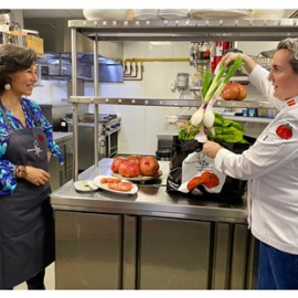 Ana Botín, presidenta de Banco Santander, y Pepa Muñoz, chef del restaurante El Qüenco de Pepa