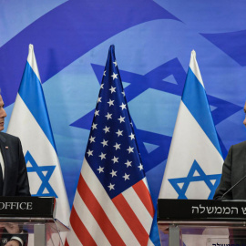 El secretario de Estado de EEUU, Anthony Blincken, junto al primer ministro israelí, Benjamín Netanyahu, durante una visita oficial el pasado enero.