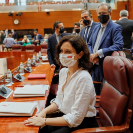 La presidenta en funciones de la Comunidad de Madrid, Isabel Díaz Ayuso, a su llegada a la segunda jornada de investidura en la Asamblea de Madrid.